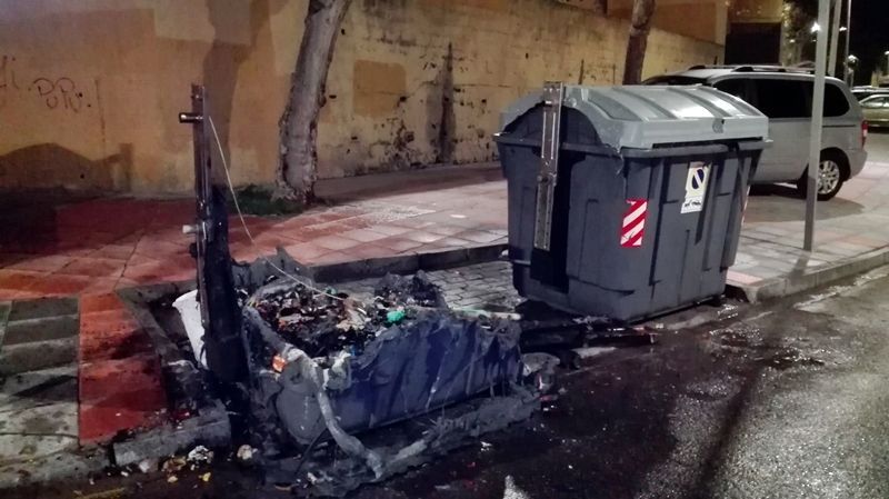 Más contenedores quemados esta madrugada, ¿vándalos u organización?