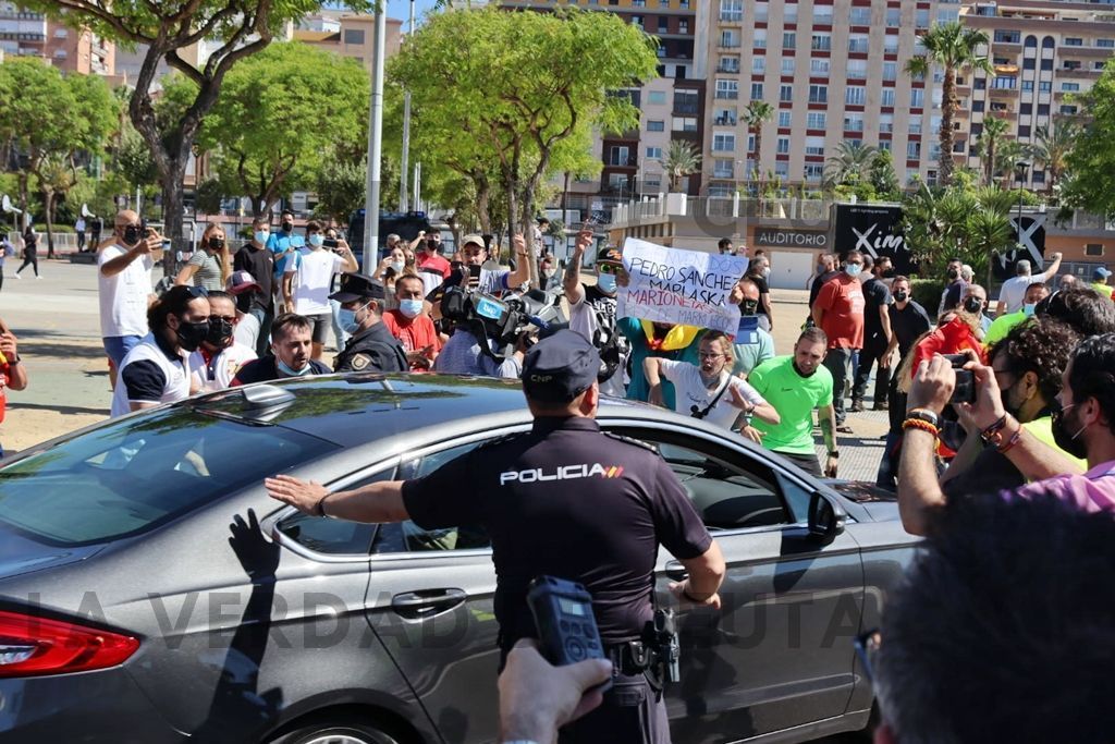 Imputadas dos personas por los daños causados a los vehículos en la visita del Presidente Pedro Sánchez