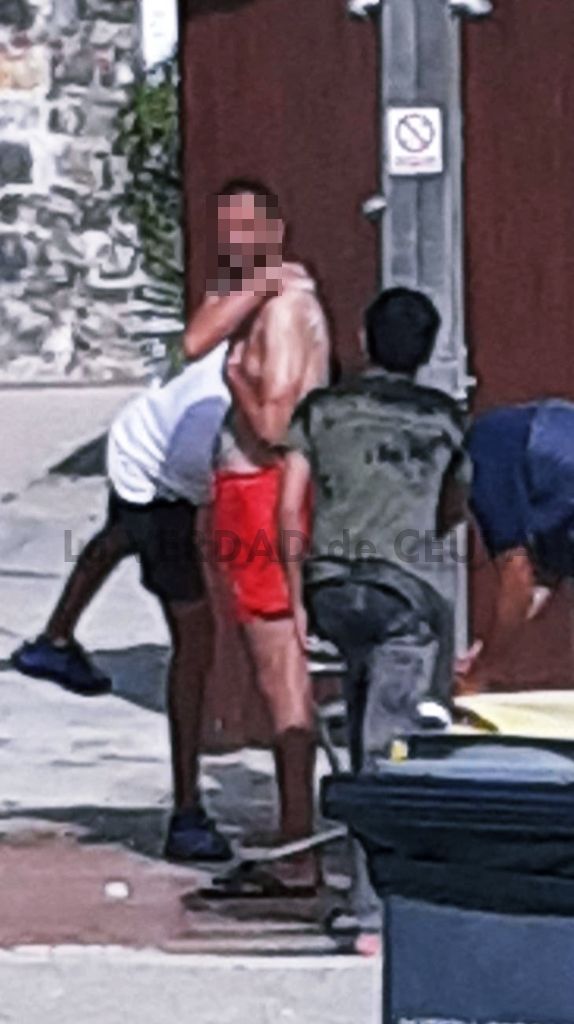Playas de Ceuta: Excrementos, orinas, basuras, duchas para aseo, etc.