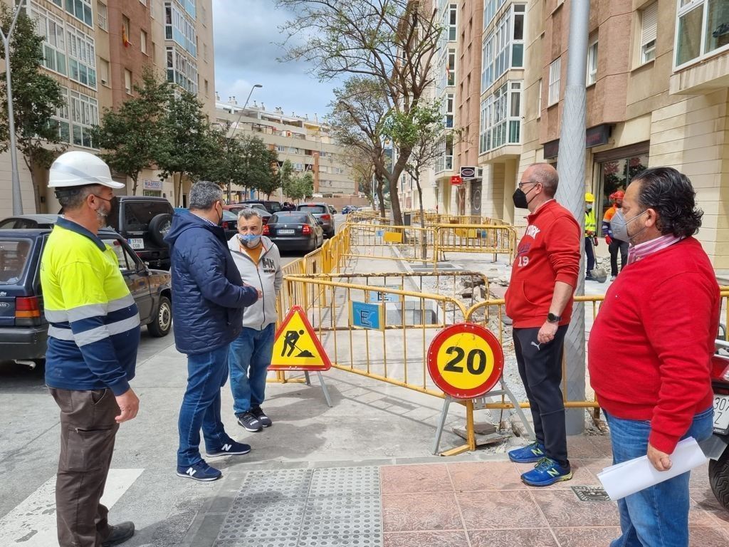 El consejero de Servicios Urbanos visita las obras de reforma de Parques de Ceuta
