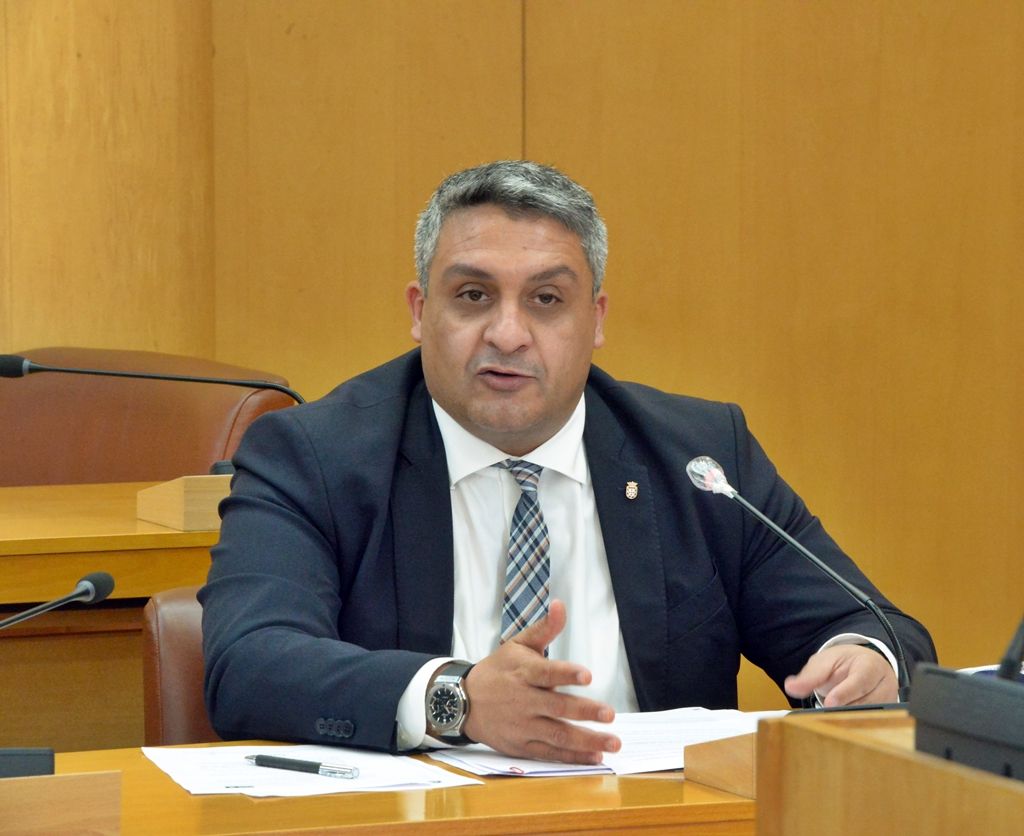 Dris asegura contrataciones para proteger nuestros montes y espacios verdes