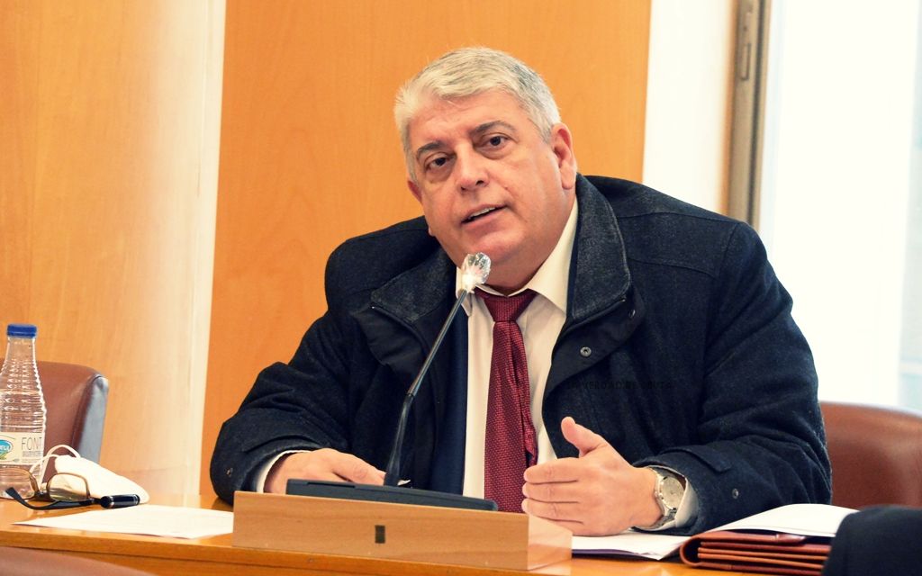 La Asamblea guarda un minuto de silencio en recuerdo del diputado socialista José María Mas