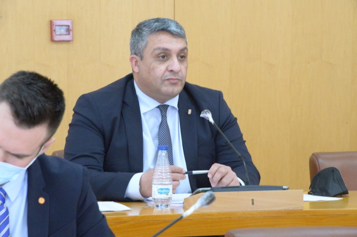 Yamal Dris: "estamos cumpliendo todos los compromisos adquiridos" con el sector del taxi