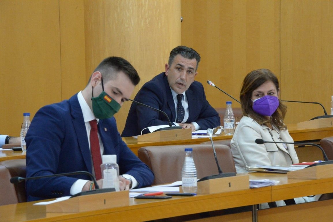 Vox tampoco consigue el apoyo de la Asamblea en su intento de reducir los cargos del Gobierno