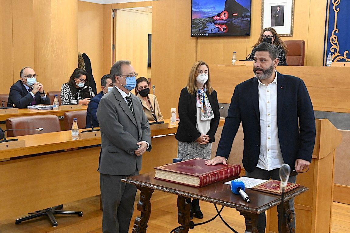 Mohamed Mustafa toma posesión como nuevo diputado de la Asamblea
