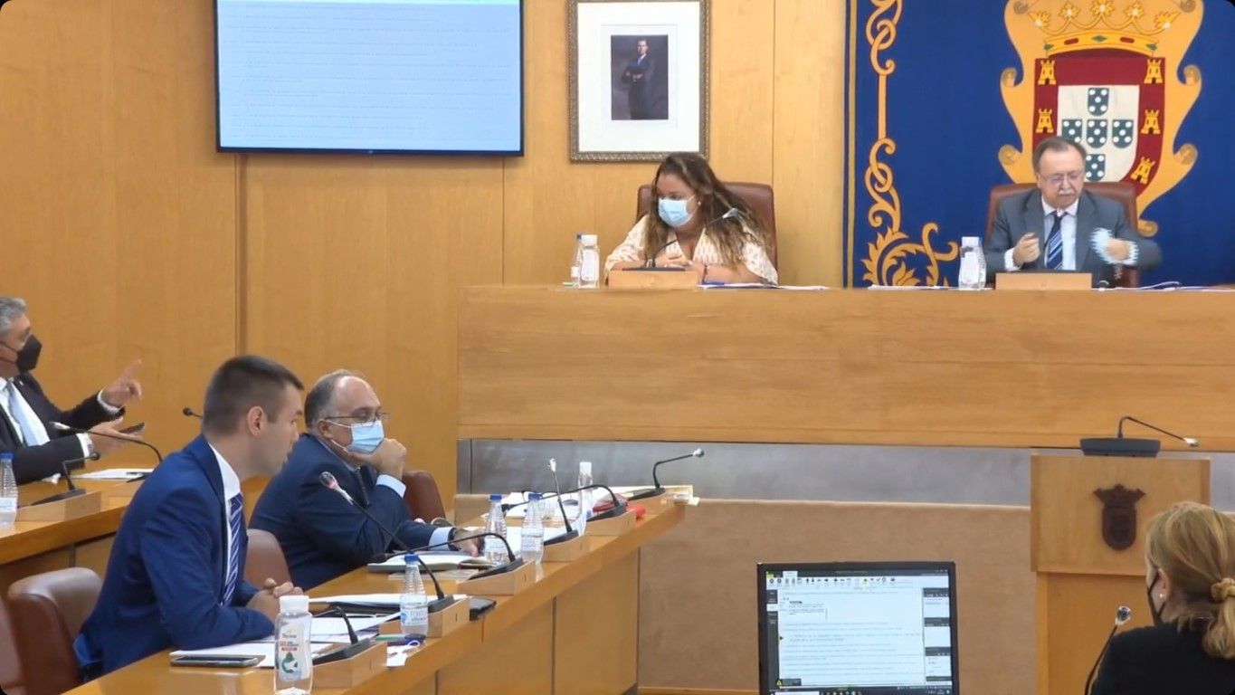 Nuevo enfrentamiento verbal de Vox con Vivas y Fátima Hamed