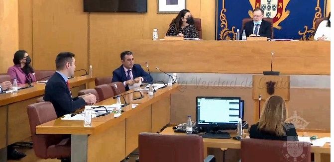 Vivas pide a los diputados del PP que no debatan más con los de Vox