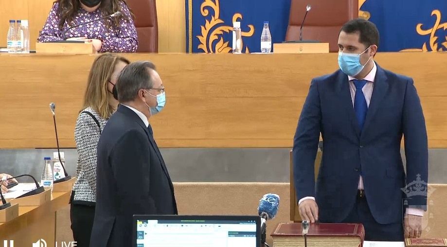 Alejandro Ramírez toma posesión como nuevo diputado de la Asamblea