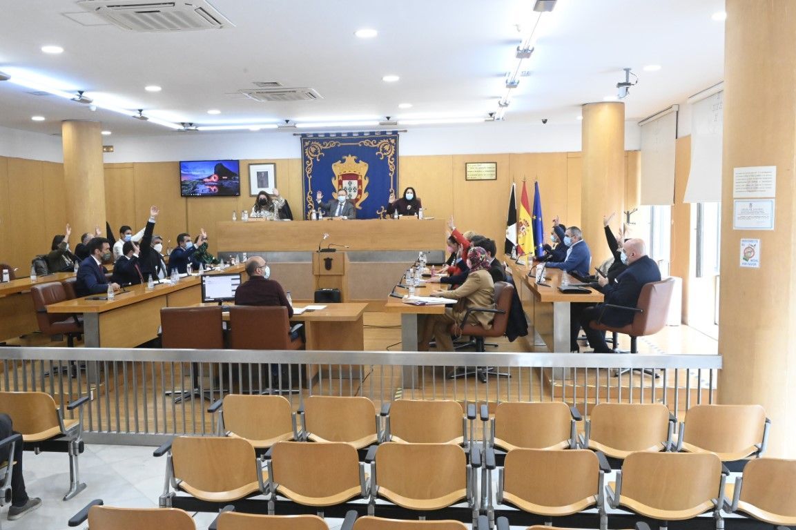 La Ciudad saca adelante las cuentas de 2022 con el apoyo del PSOE y Caballas