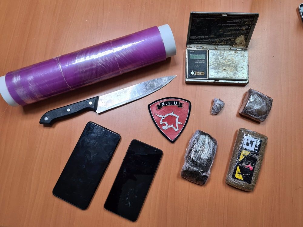 Dos detenidos cuando estaban preparando hachís en un garaje para su venta