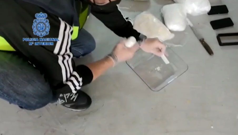 La Policía Nacional desmantela en Estepona un laboratorio clandestino sobre manipulación de cocaína