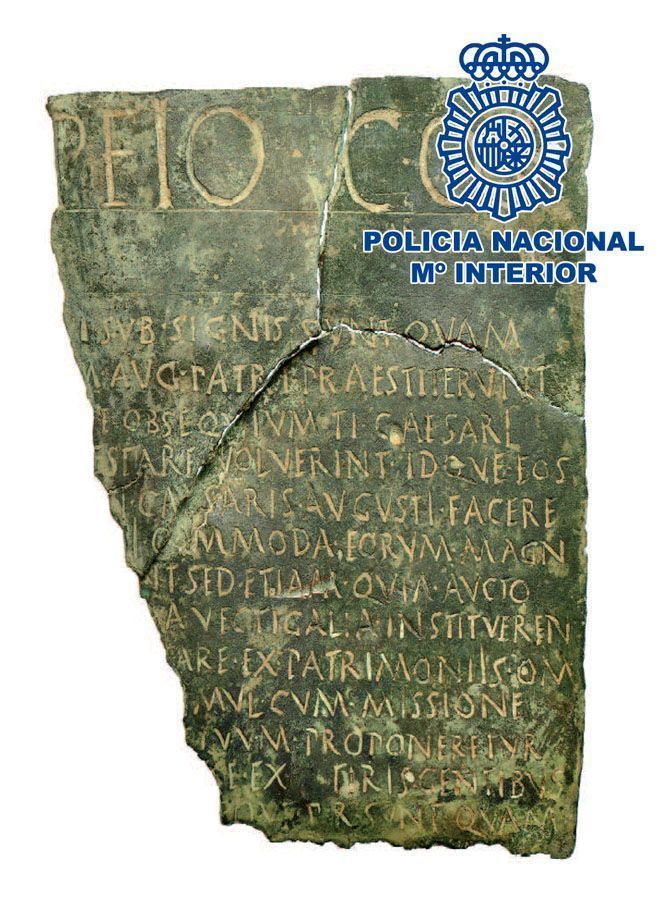 La Policía Nacional recupera en Madrid un documento jurídico único realizado en bronce con más de 2000 años de antigüedad
