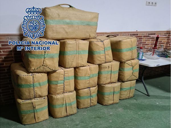 5 detenidos en Cádiz con un alijo de 1.100 kilos de hachís