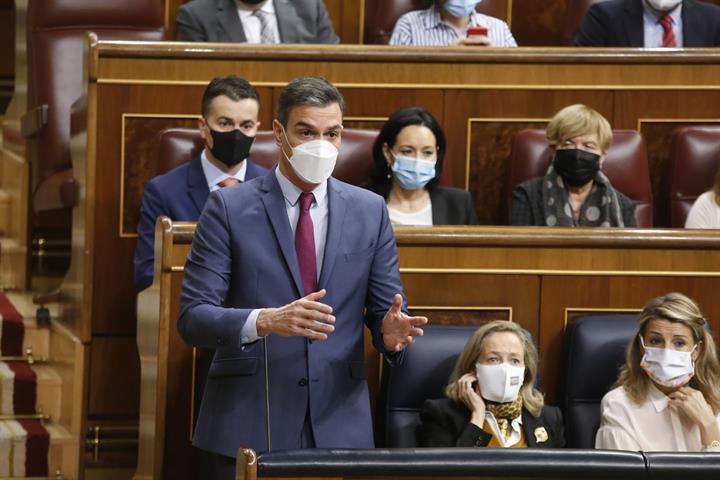 Aznar dice que Sánchez ha cometido un error histórico que España pagará caro