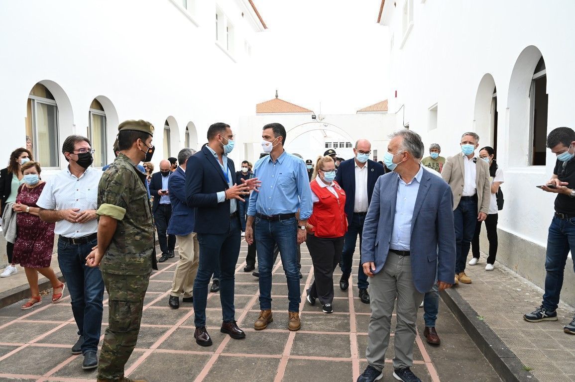 El presidente del Gobierno visita la zona afectada por el volcán