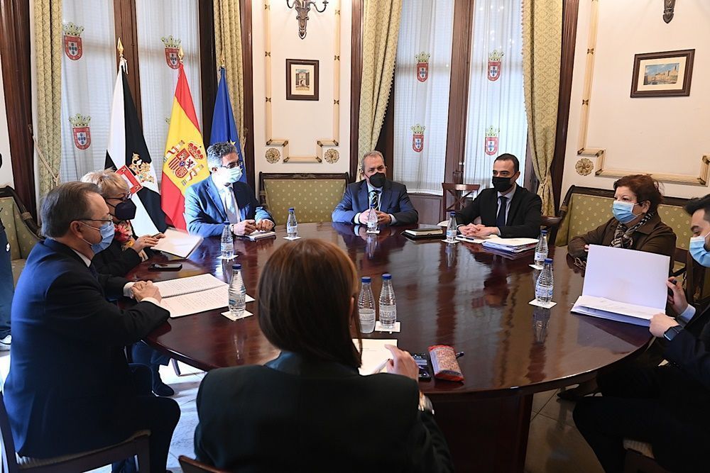 El secretario de Estado de Política Territorial presenta en Ceuta el futuro plan estratégico integral para la ciudad