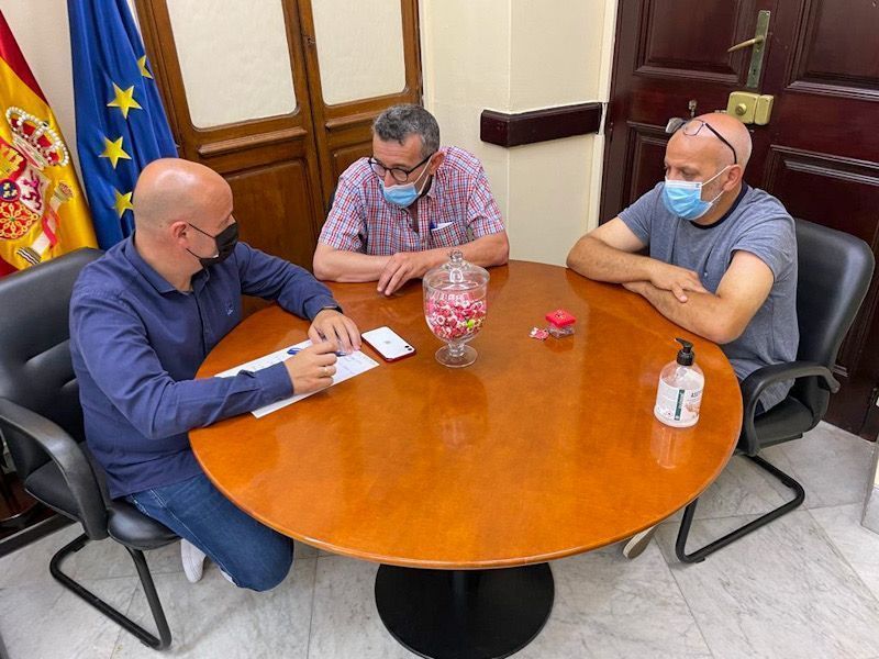 El PSOE aborda con la asociación Al Idrissi asuntos relacionados con sus problemas y actividades