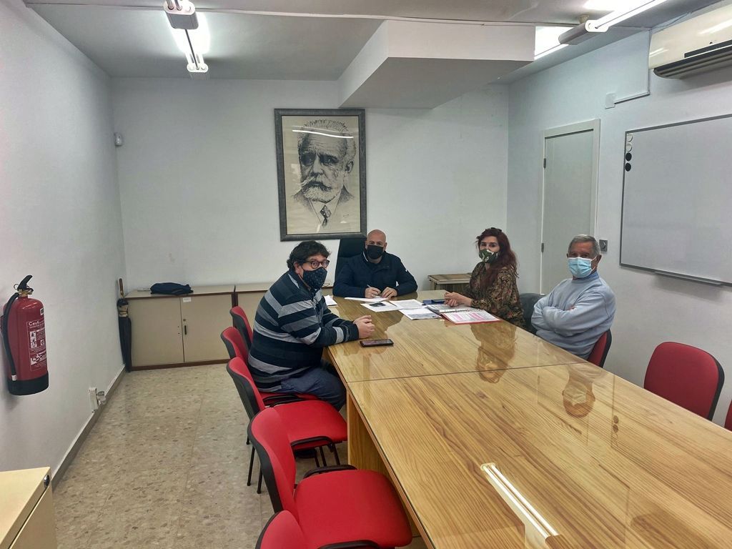 El PSOE se reúne con los dirigentes de la recién creada plataforma vecinal de barrios de Ceuta