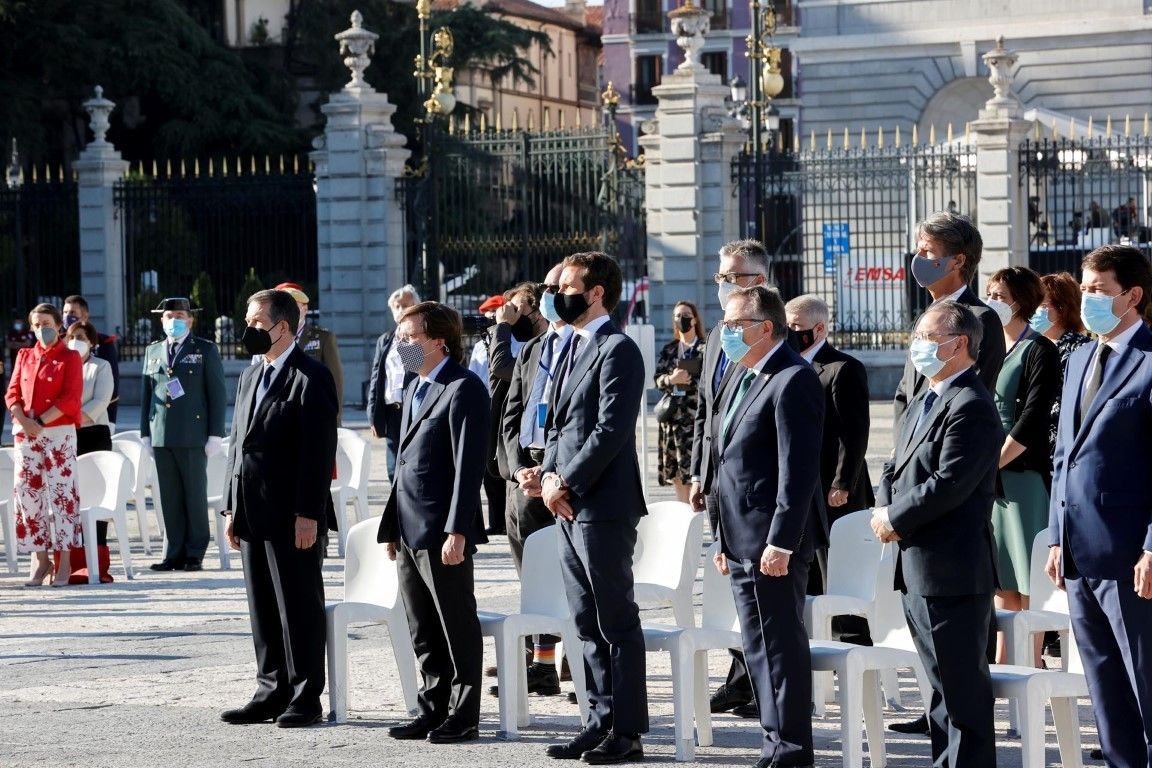 Vivas participa en el acto de recuerdo a las víctimas de la pandemia del coronavirus y de reconocimiento a los sanitarios 