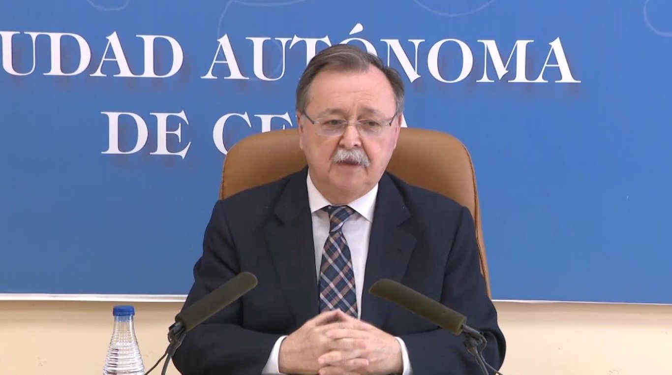 El Gobierno dice que no ha adoptado ninguna decisión sobre retrasar el toque de queda