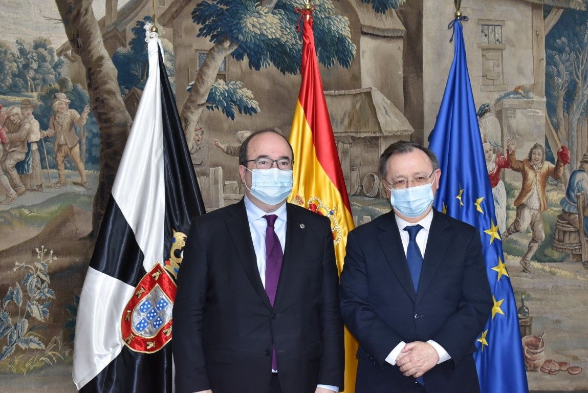 Vivas e Iceta establecen un cauce estable de comunicación para atender de manera ágil las necesidades de Ceuta