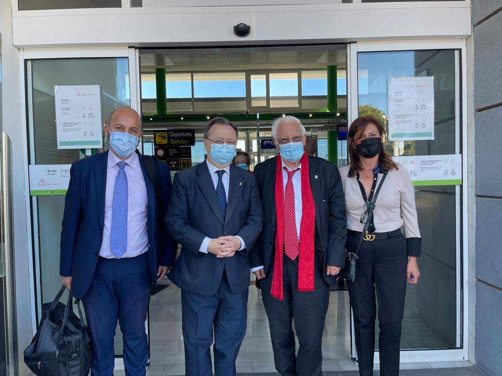 El Padre Ángel, presidente de Mensajeros de la Paz, visita Ceuta