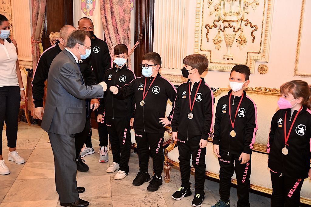 Vivas recibe al club Sepai Kárate de Ceuta por sus éxitos nacionales