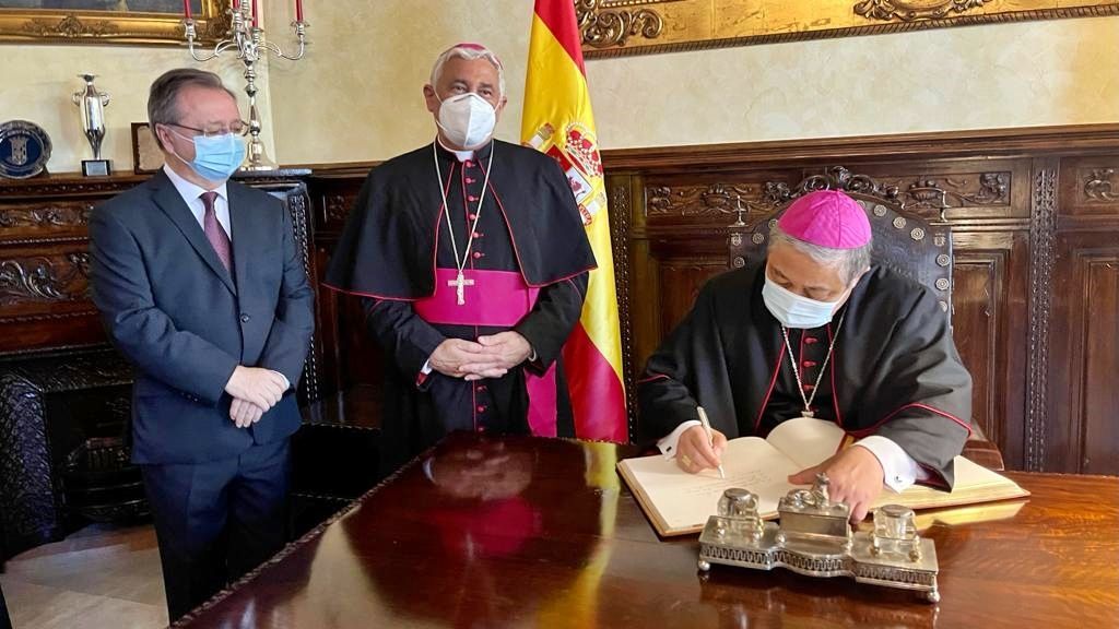  Juan Vivas recibe a Bernardito Cleopas, Nuncio Apóstolico de su Santidad el Papa Francisco en España