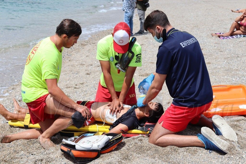Las enfermeras explican cómo actuar para evitar ahogamientos durante estas vacaciones
