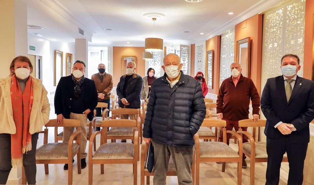Los médicos jubilados de Ceuta continúan inscribiéndose como voluntarios para trabajar contra la COVID-19