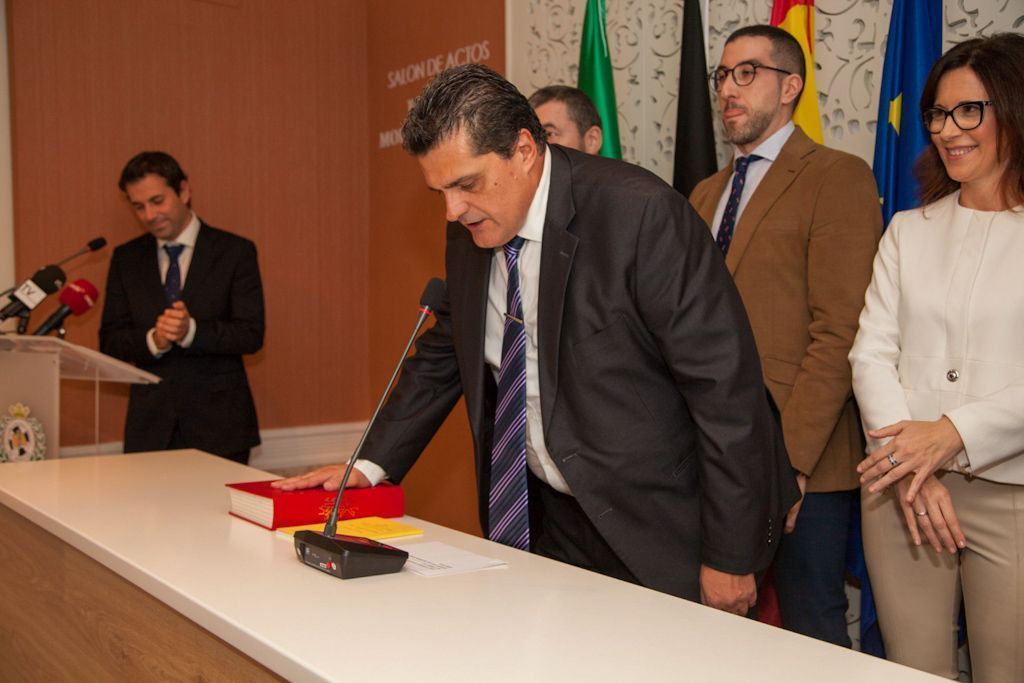 El Colegio de Médicos se suma a la petición popular de otorgar la Medalla de la Ciudad al doctor Leopoldo Domínguez