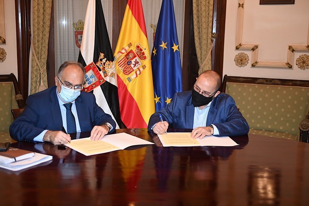 Suscrito el convenio para la campaña extraordinaria contra la rabia entre Sanidad y los Veterinarios