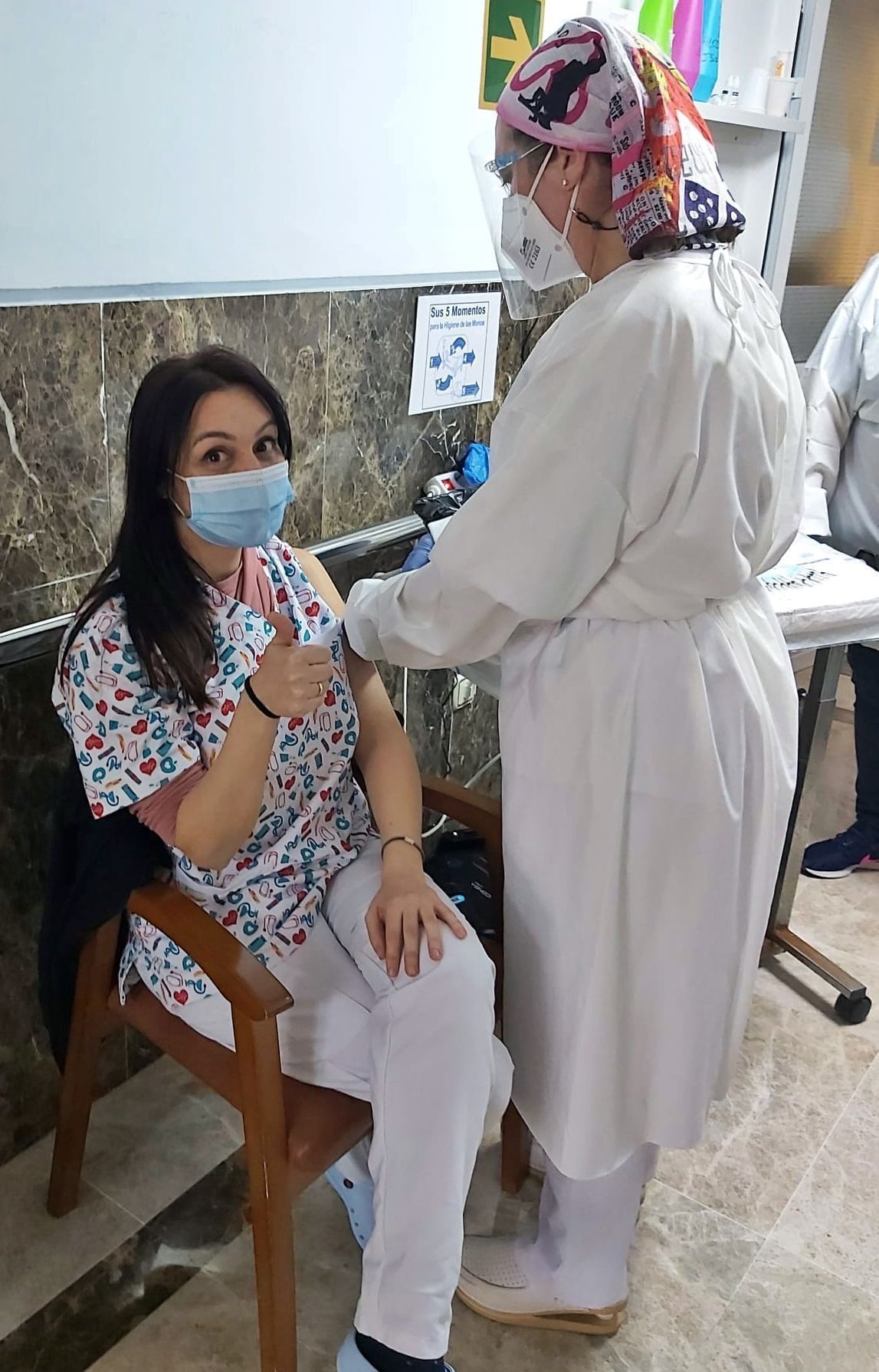 Trabajadores y mayores de la Residencia Nuestra Señora de África reciben la segunda vacuna