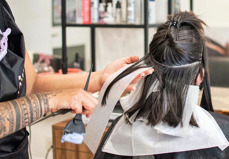 Podemos Ceuta muestra su apoyo al sector de las peluquerías, barberías y centros de estética