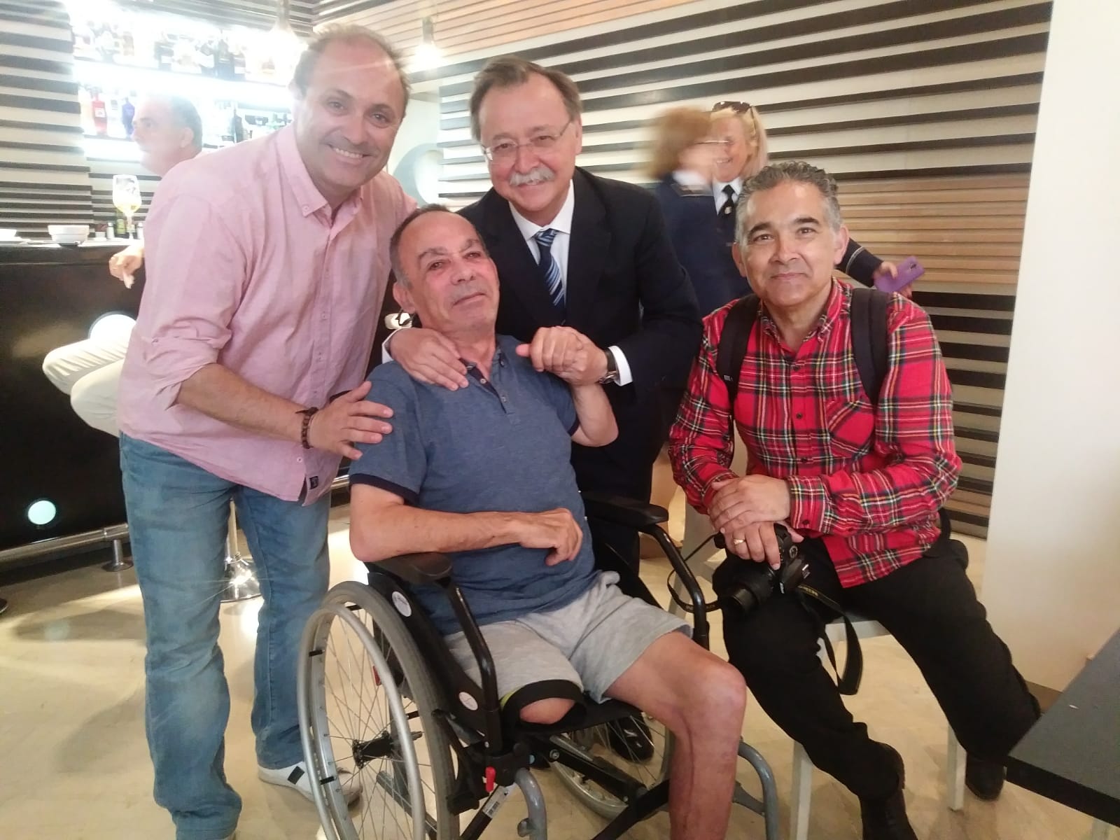 Jorge Ávalos con el presidente Vivas, el presidente de FAPE-Ceuta, Peña, y el fotógrafo Nicol's