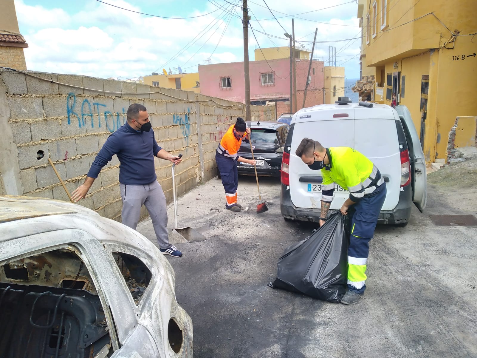 Los vecinos de Arcos Quebrados, hartos de sufrir el vandalismo a diario