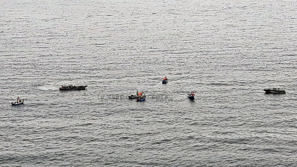 La Guardia Civil intercepta a varias pateras marroquíes faenando en el litoral de Ceuta