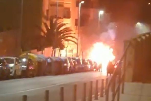 Otro vehículo incendiado en la Avenida Reyes Católicos