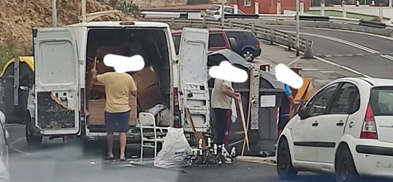 Pillados depositando muebles, chatarras y enseres en puntos de basura de forma ilegal