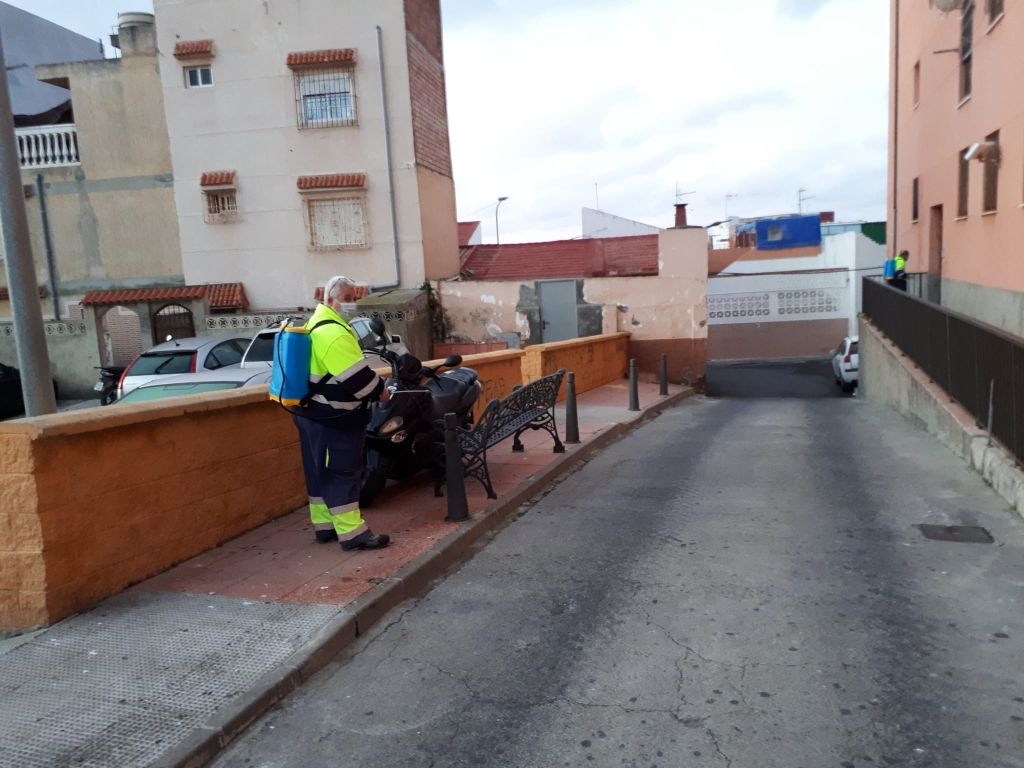 TRACE desinfecta la barriada de Los Pescadores