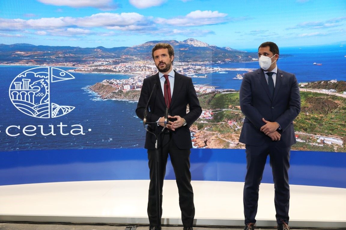 Vivas agradece a Casado haber elegido el stand de Ceuta en FITUR