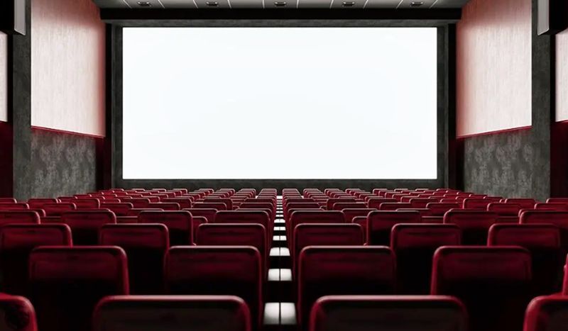 Una usuaria denuncia el estado en el que se encuentra el Cine de Ceuta