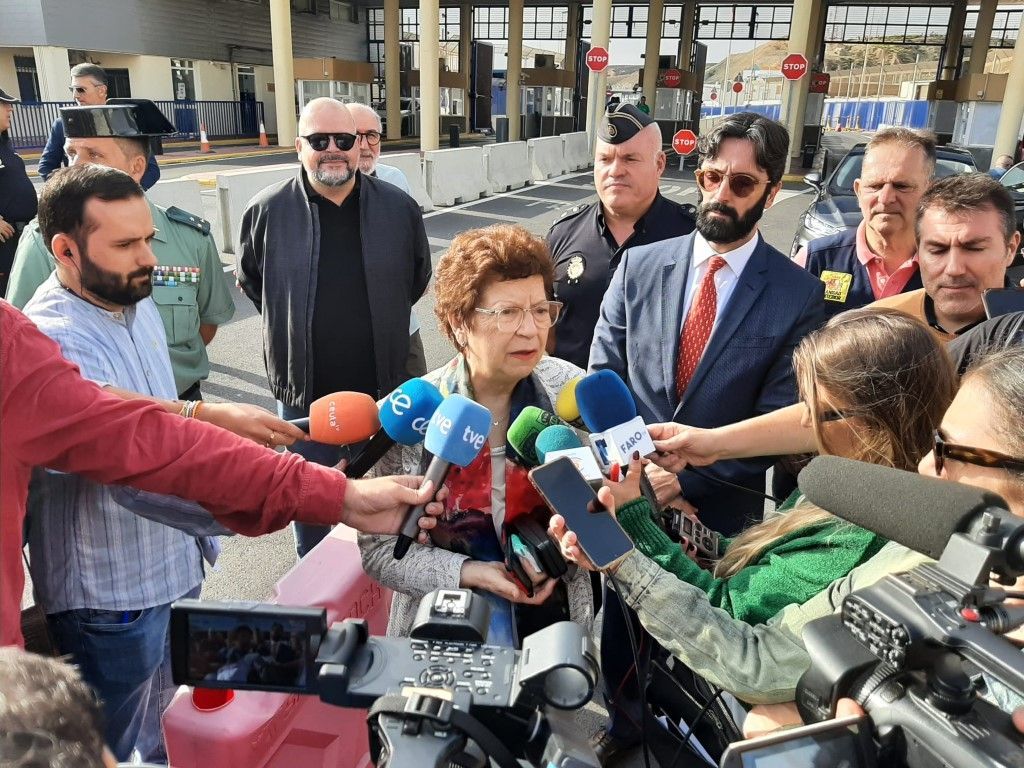 La delegada del Gobierno destaca que las obras de la frontera están en “tiempo y forma”