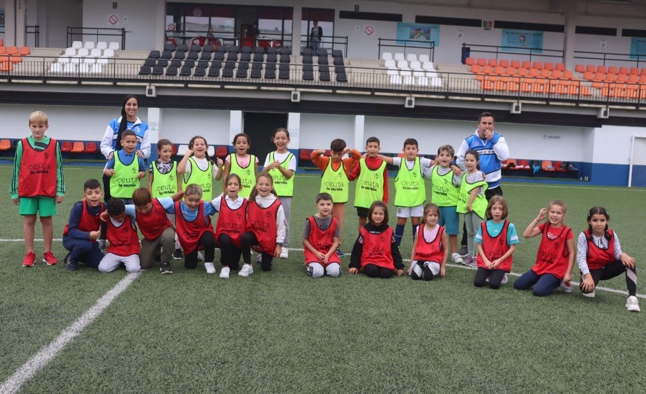 El CEIP Mare Nostrum inaugura la temporada de ‘Ceuta te enseña’ en la RFFCE 