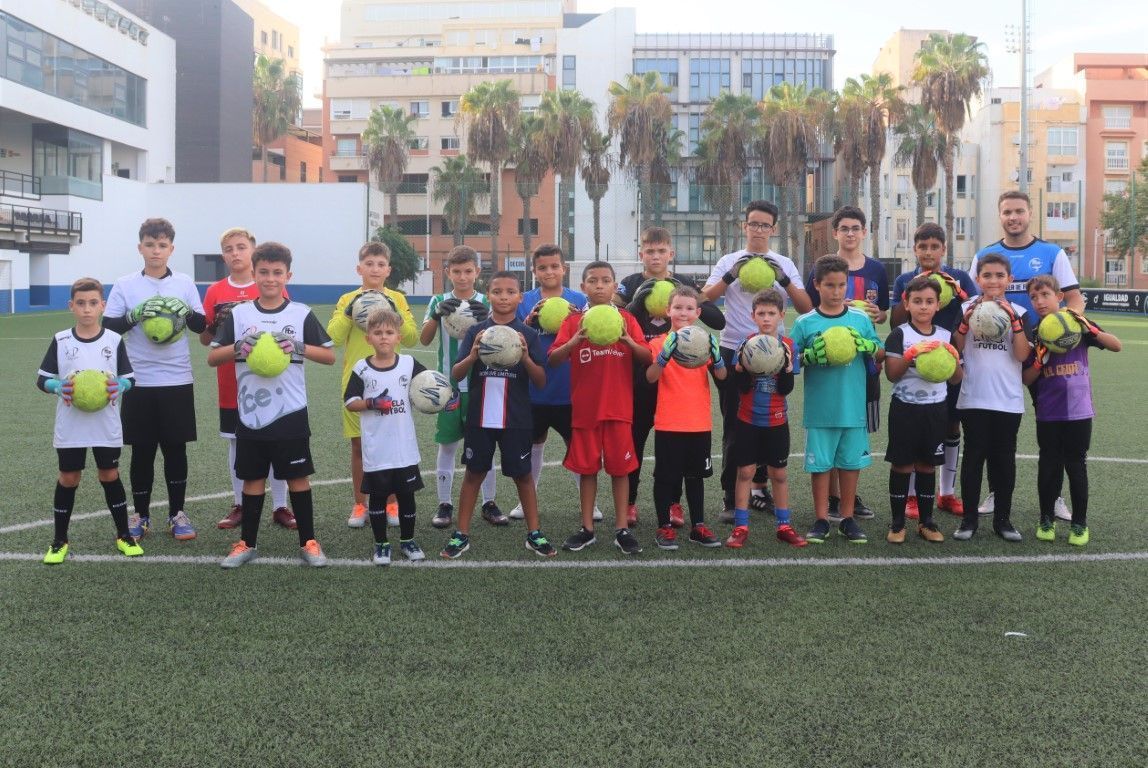 La Escuela de Porteros inicia el trabajo en el campo Emilio Cózar 