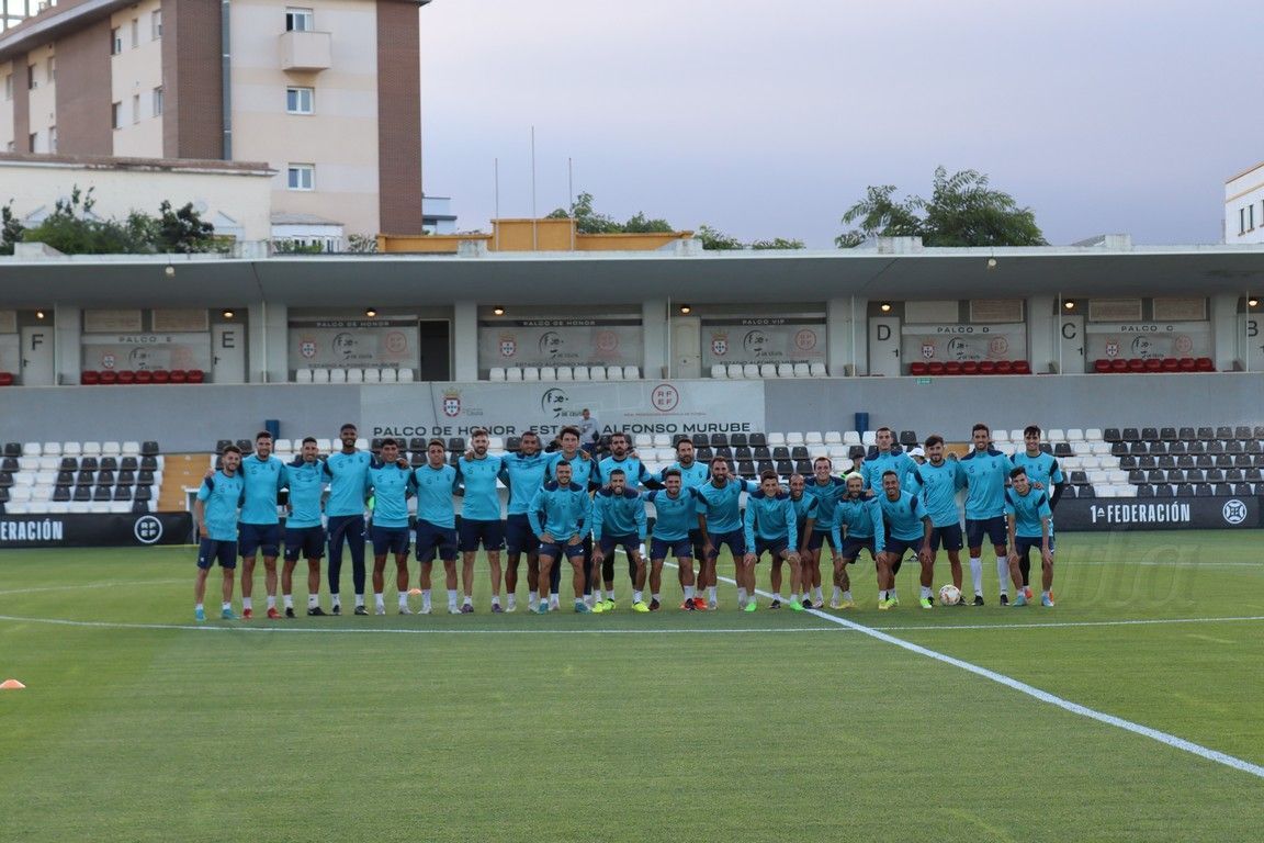 El Ceuta estrena el césped del Murube ante un invicto Racing de Ferrol