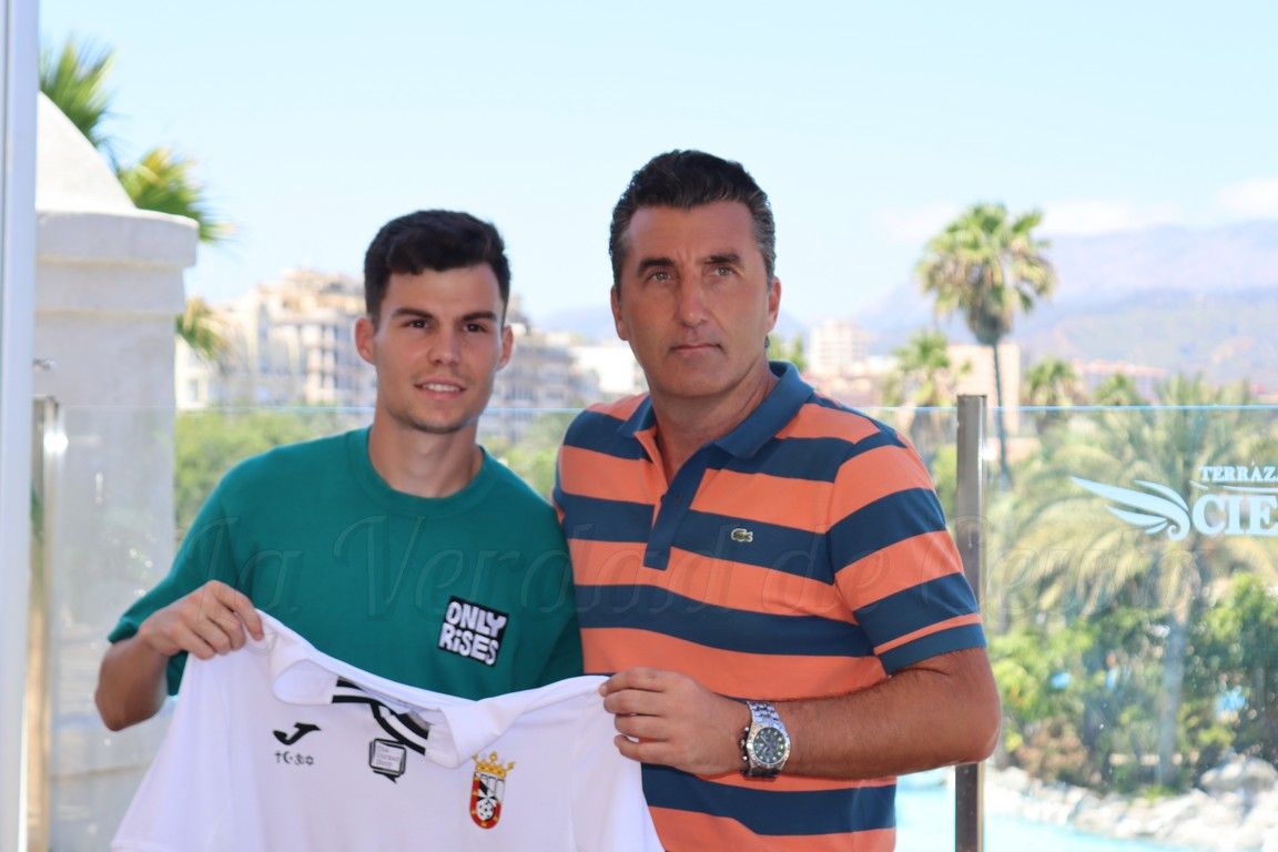 AD Ceuta B Presentacion 27 07 2022 03