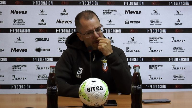 JJ Romero se emociona en la rueda de prensa: “Vamos a luchar hasta el final por los jugadores, por la afición y por el club”