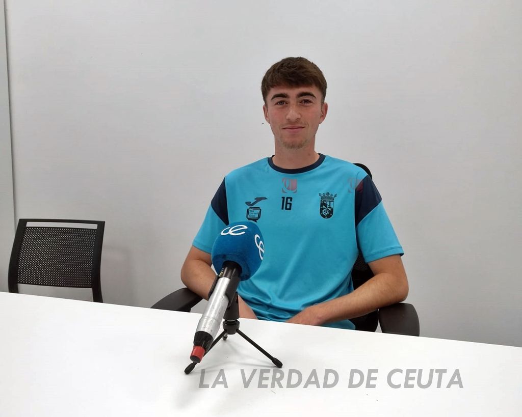 “Jota” renueva por la AD Ceuta hasta 2025