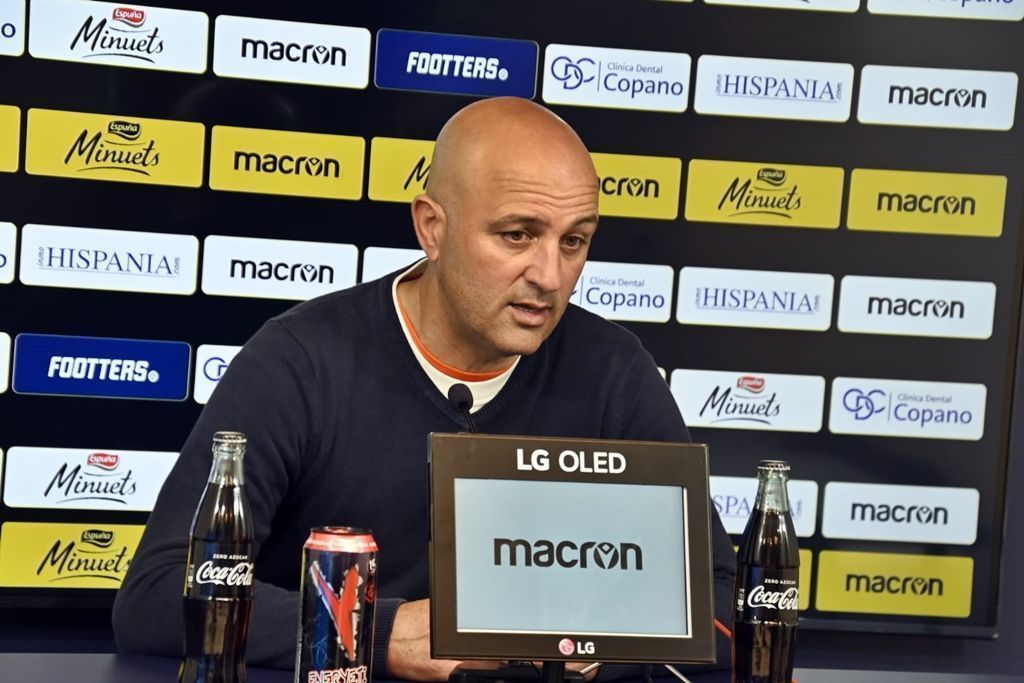 Chus Trujillo tras la derrota en Cádiz: "De esta manera no nos va a dar"